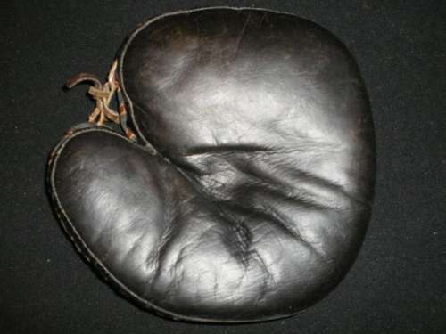 Victor, Wright & Ditson Catchers Mitt Black Front